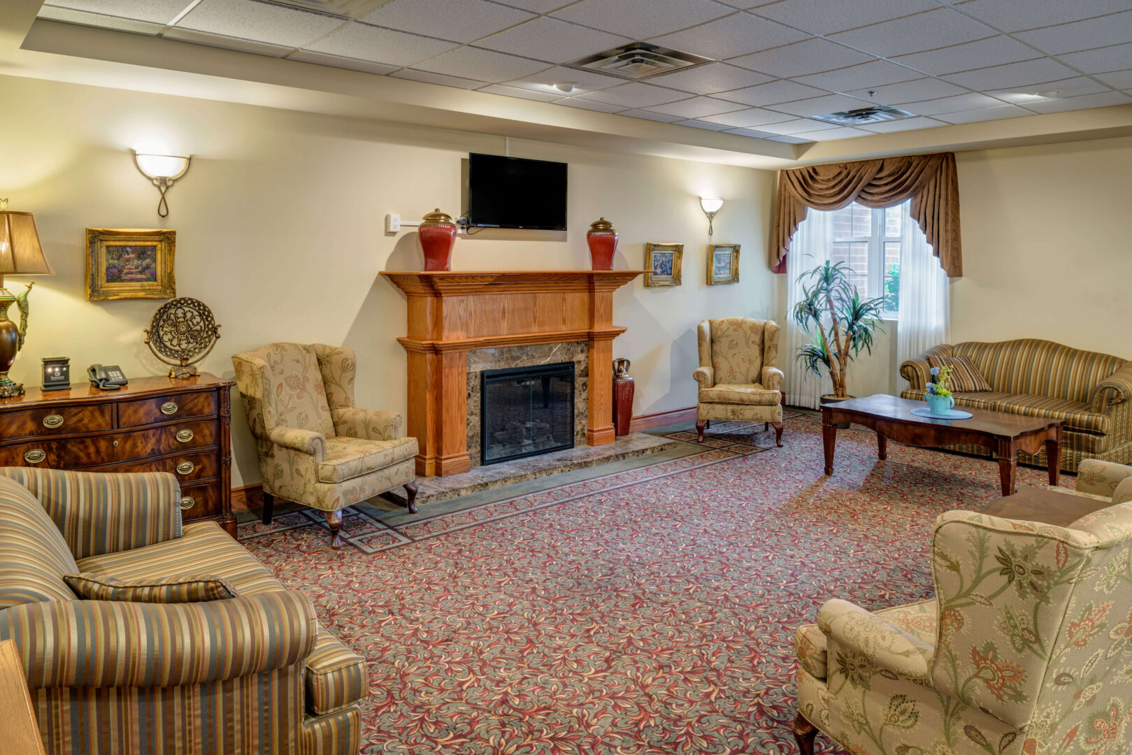 Seasons Amherstburg Suite Lounge Area