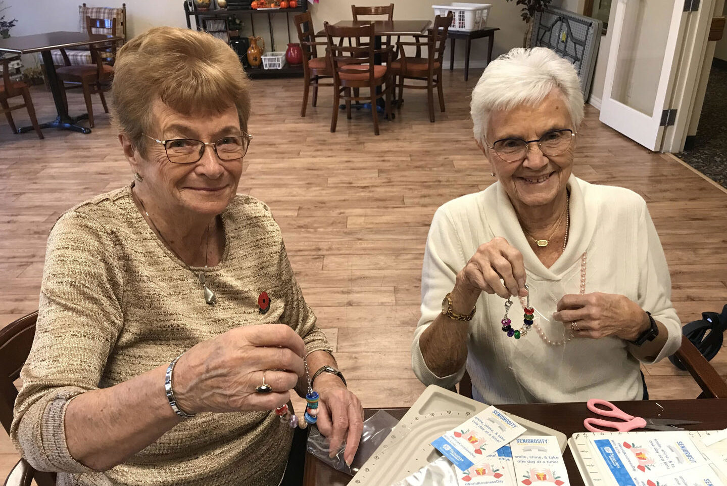 Seasons Residents Making Seniorosity Bracelets For Random Act of Kindness Day