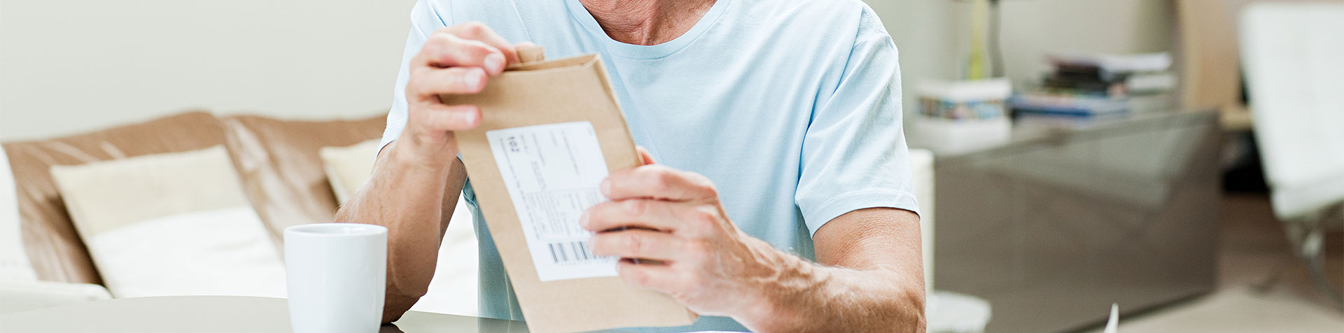 senior-man-mail-blog-2