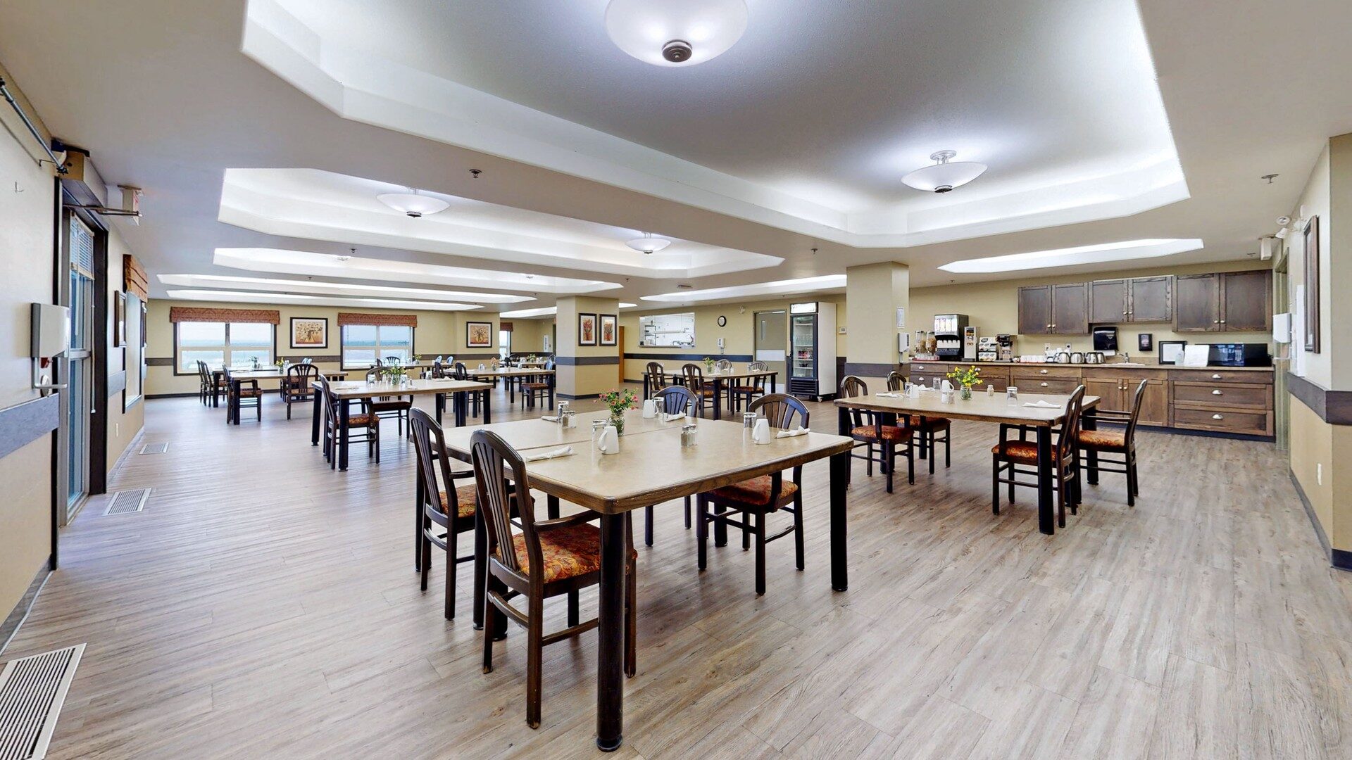 Seasons Drayton Valley Dining area