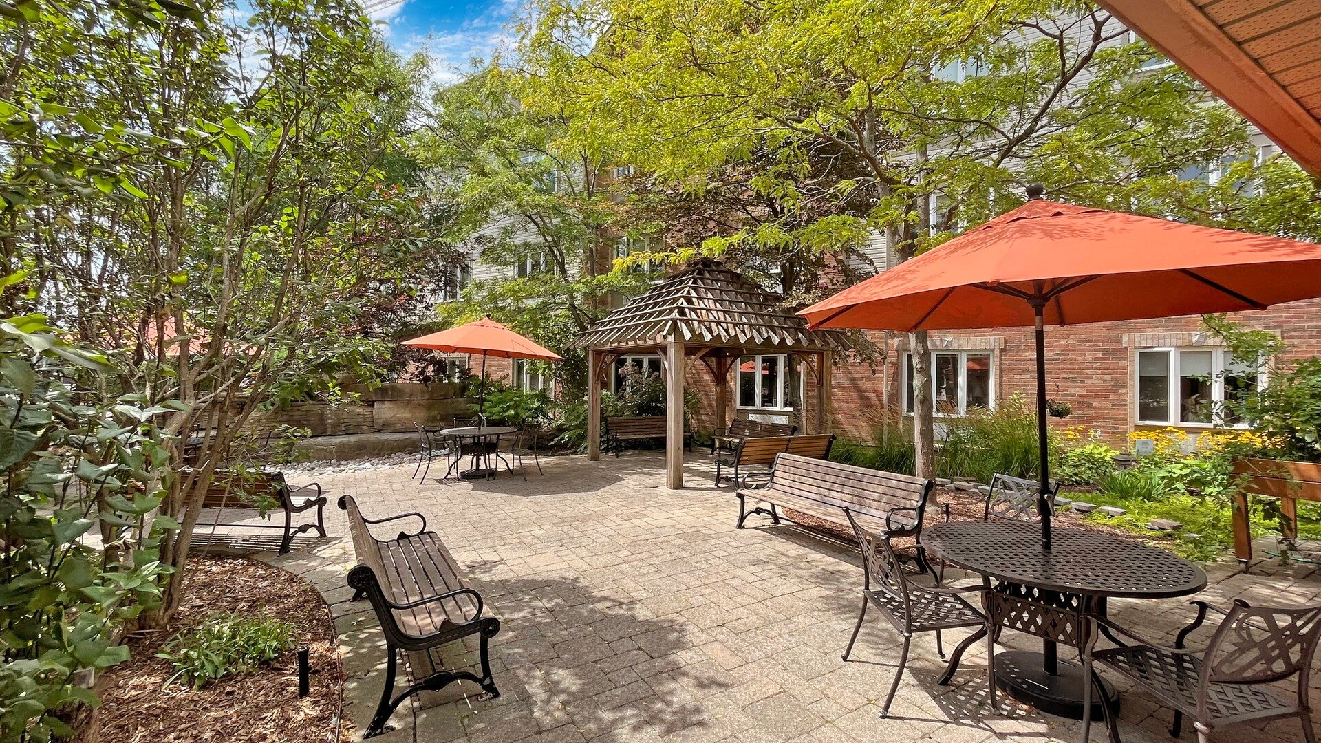 Seasons Clarington outdoor patio