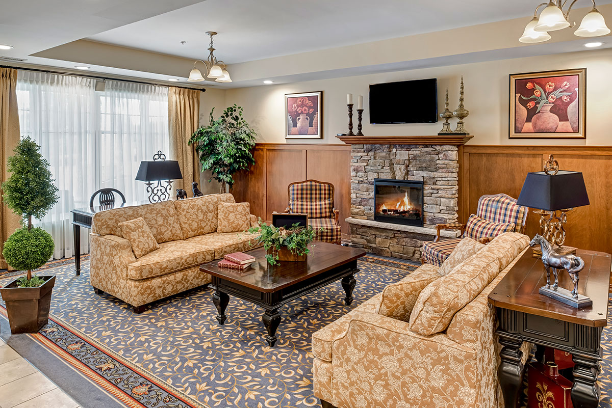 Seasons Strathroy Lounge Area