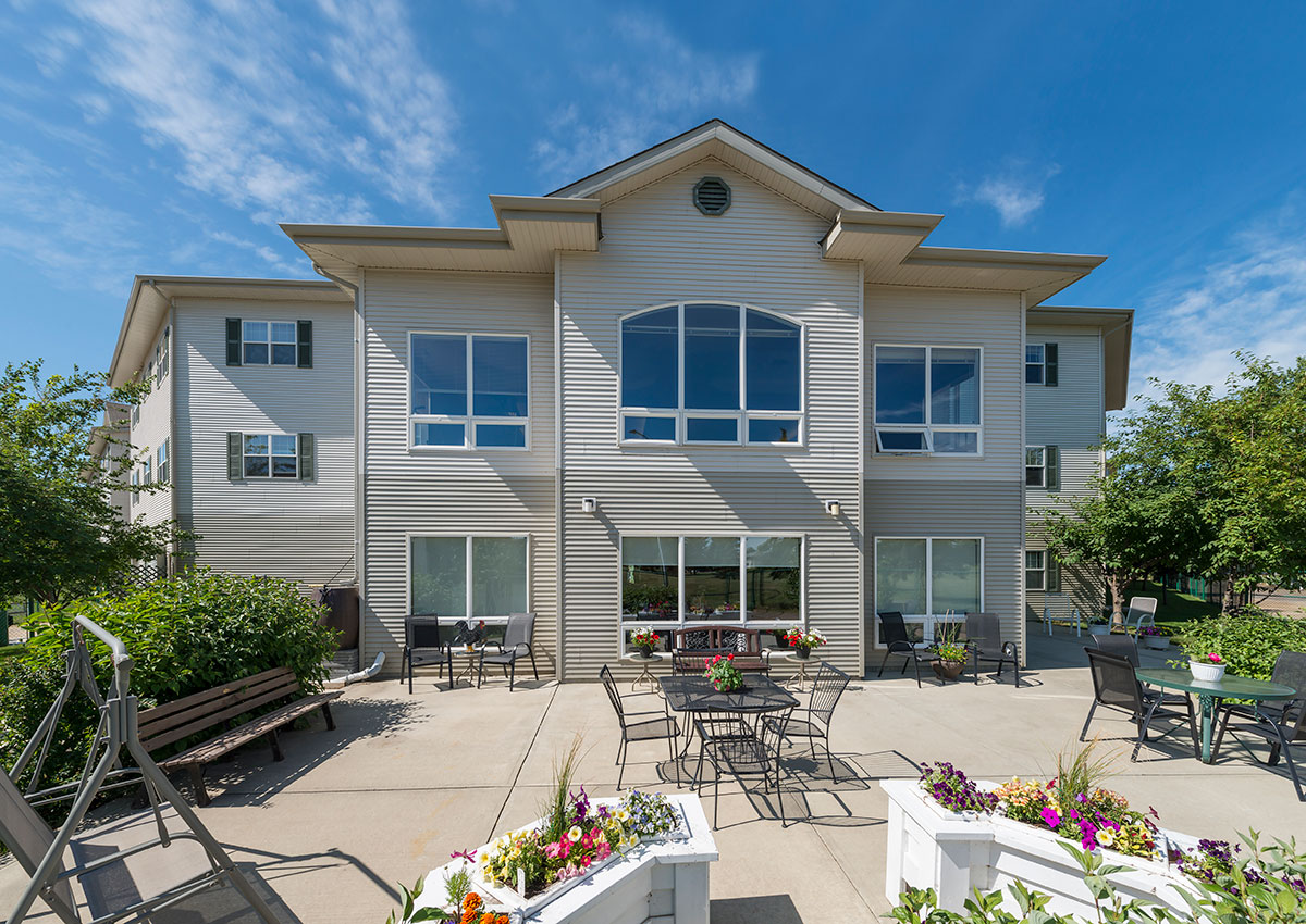 Seasons Wetaskiwin Outdoor Dining Space