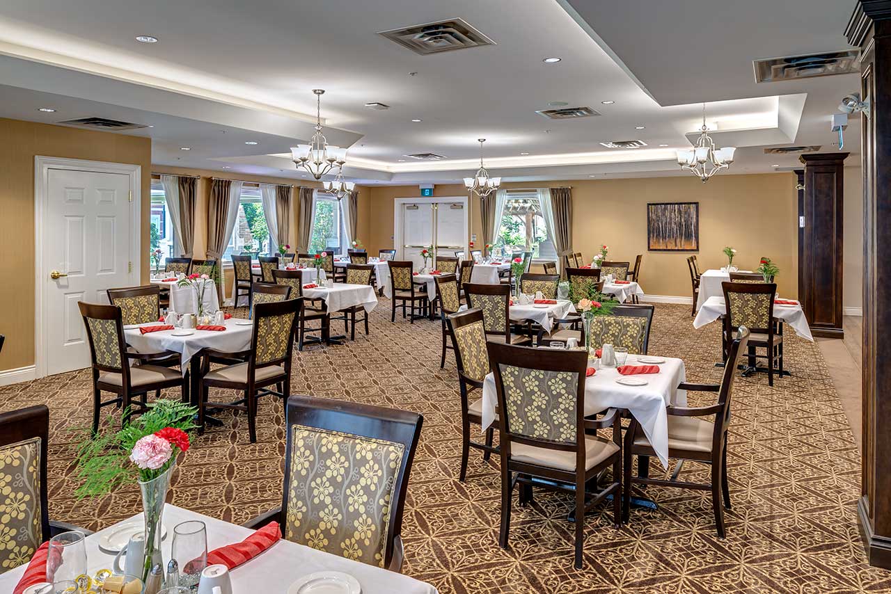 Seasons Clarington in Bowmanville Dining Area