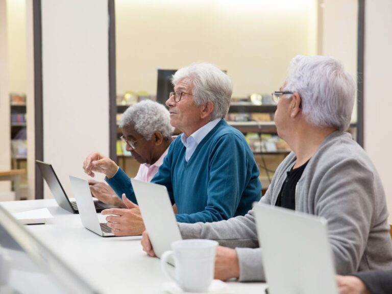 Lifelong Learning for Seniors | Seasons Retirement Communities