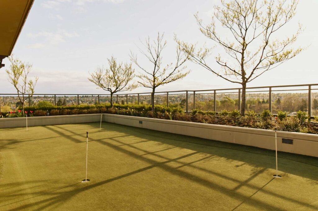 Seasons Arbutus Walk putting green